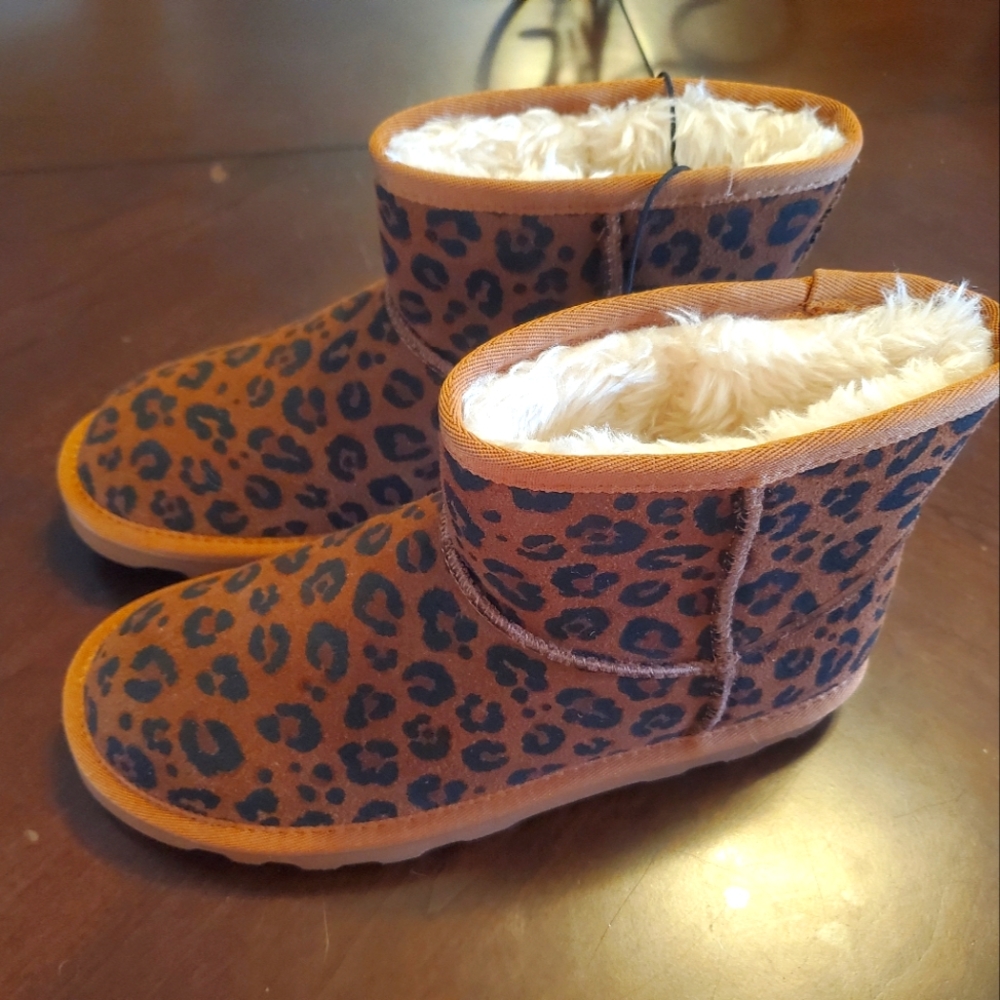 Boots size 6